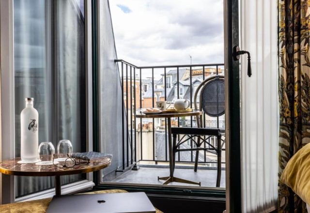 Hotel Monte Cristo Paris balcony view