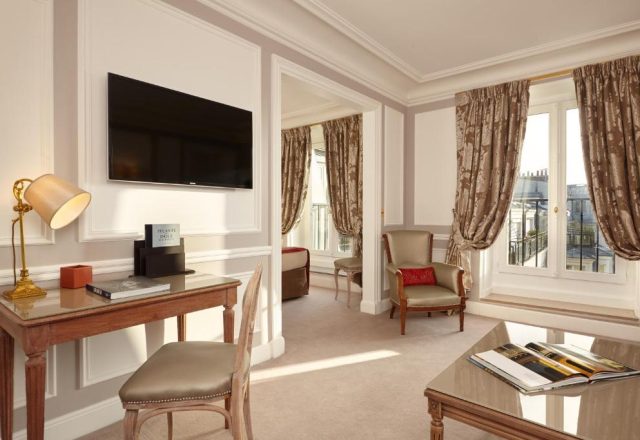 Hôtel Regina Louvre Paris with connected rooms